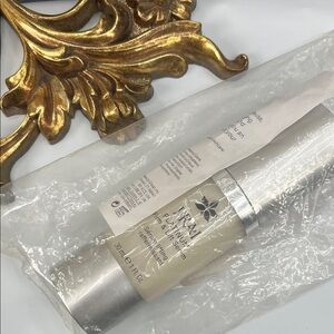 NWT Prai Firm and Lift Serum 1 Oz